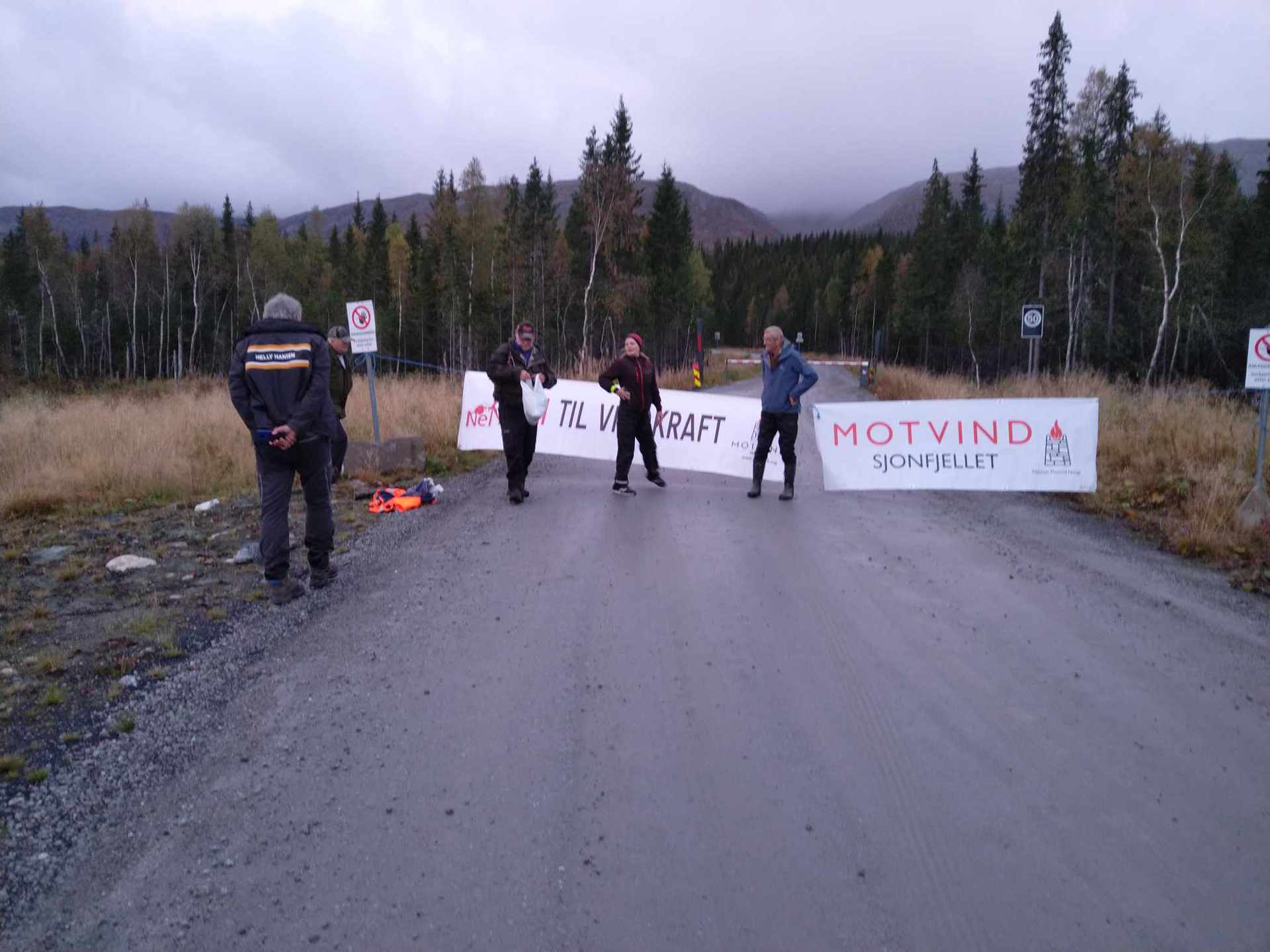 Motvind Norge aksjonerer og stenger vindkraftverk